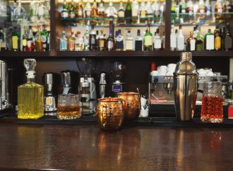 Top 4 Underrated Bar Drinks More People Should Try At Least Once