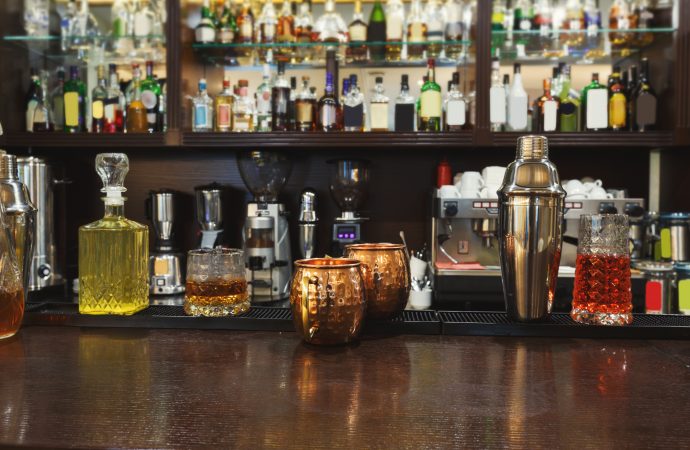 Top 4 Underrated Bar Drinks More People Should Try At Least Once